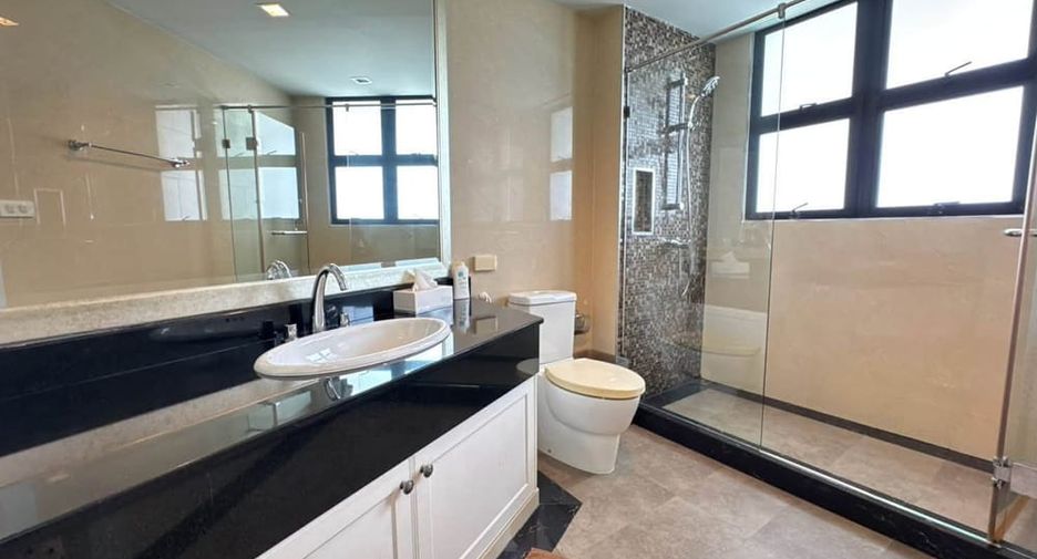 For sale 3 bedrooms condo in Bang Lamung, Chonburi