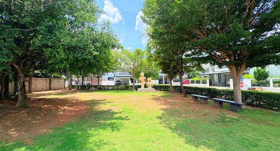 For rent 4 bedrooms house in Bang Lamung, Chonburi