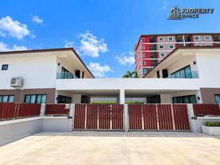 Villa zur Miete und zum Kauf mit 5 Zimmer in Bang Lamung, Chonburi