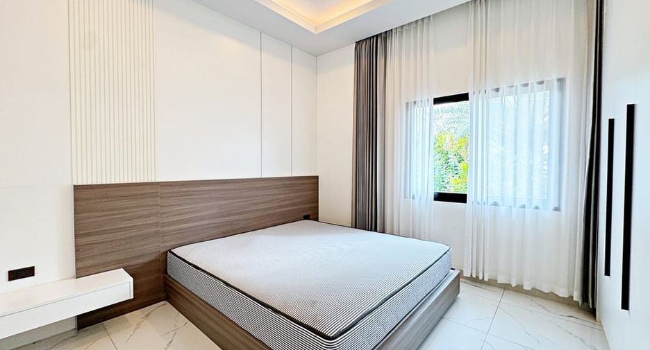 Villa zur Miete und zum Kauf mit 5 Zimmer in Bang Lamung, Chonburi
