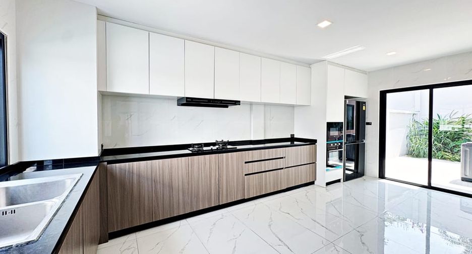 Villa zur Miete und zum Kauf mit 5 Zimmer in Bang Lamung, Chonburi
