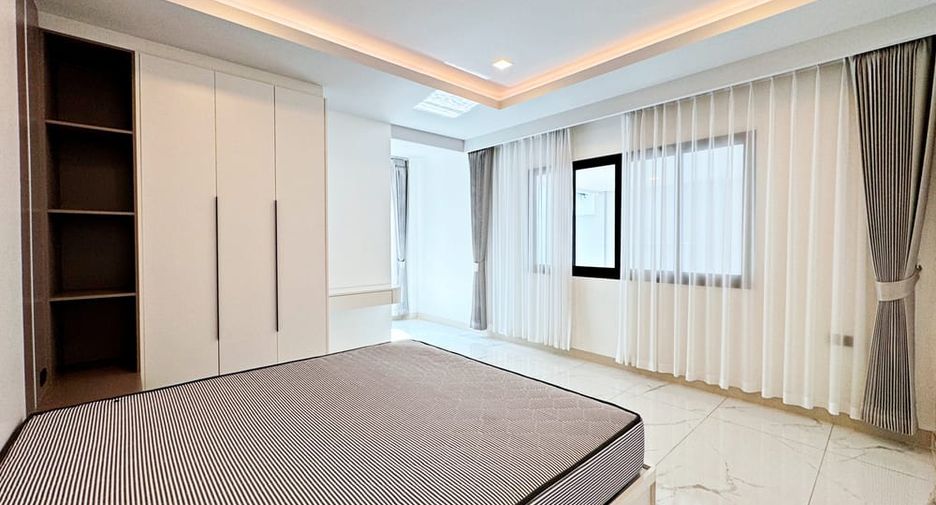 Villa zur Miete und zum Kauf mit 5 Zimmer in Bang Lamung, Chonburi