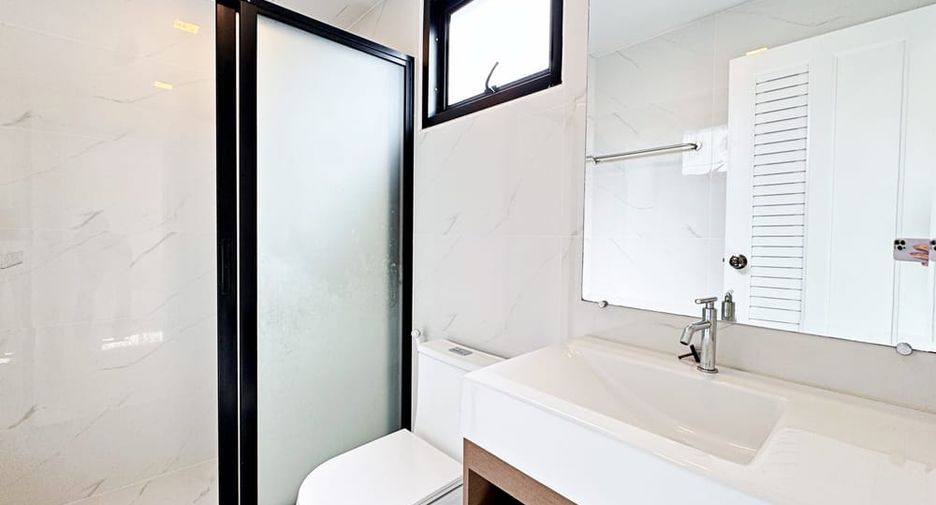 Villa zur Miete und zum Kauf mit 5 Zimmer in Bang Lamung, Chonburi