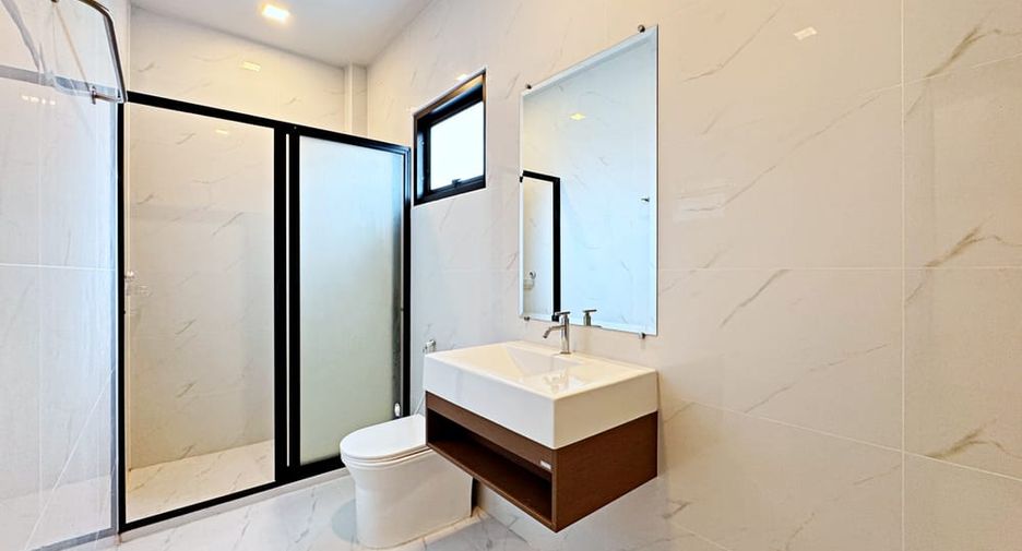 Villa zur Miete und zum Kauf mit 5 Zimmer in Bang Lamung, Chonburi