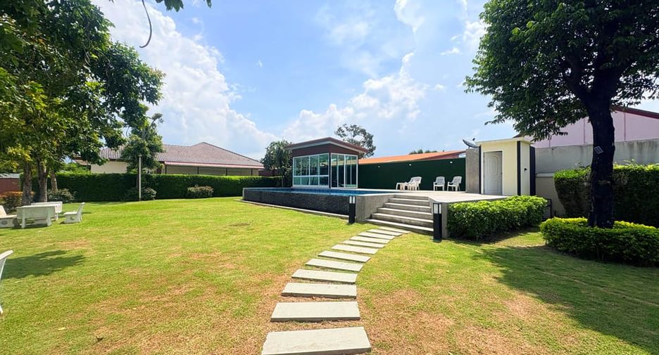 For rent 3 bedrooms villa in Huay Yai, Pattaya