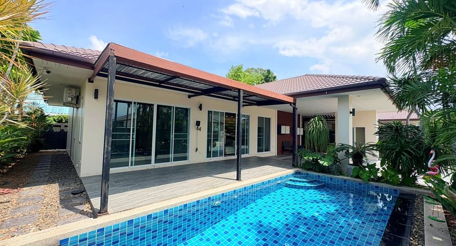 For rent 3 bedrooms villa in Huay Yai, Pattaya