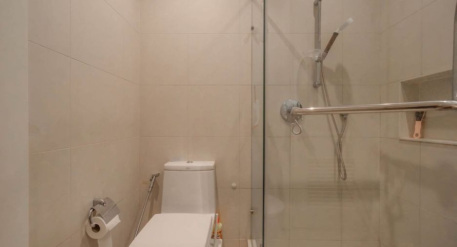 For rent and for sale 2 bedrooms condo in Pathum Wan, Bangkok