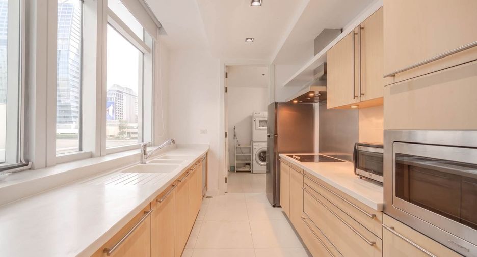 For rent and for sale 2 bedrooms condo in Pathum Wan, Bangkok