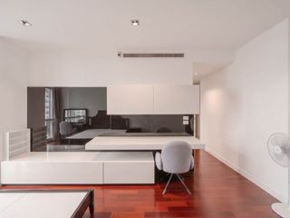 For rent and for sale 2 bedrooms condo in Pathum Wan, Bangkok