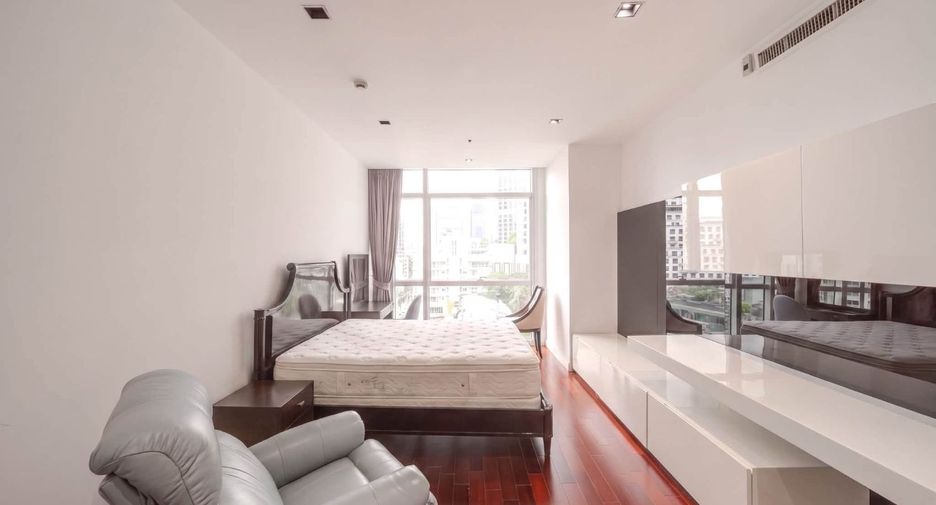 For rent and for sale 2 bedrooms condo in Pathum Wan, Bangkok