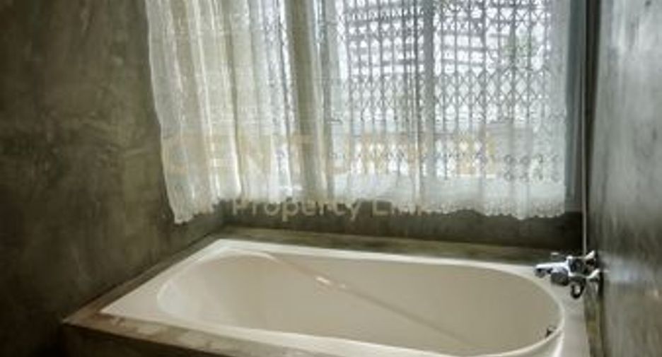 Gewerbefläche zur Miete mit 5 Zimmer in Wang Thonglang, Bangkok