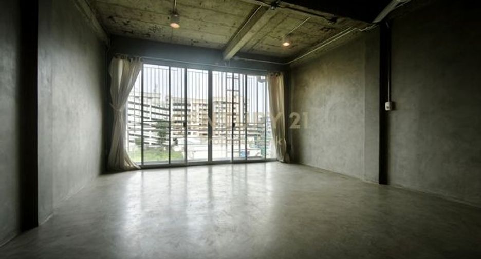 Gewerbefläche zur Miete mit 5 Zimmer in Wang Thonglang, Bangkok