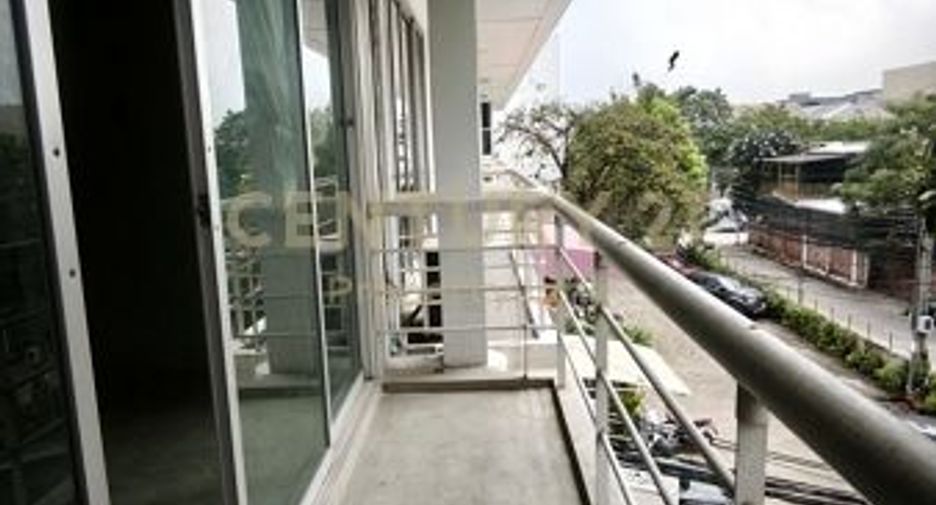 Gewerbefläche zur Miete mit 5 Zimmer in Wang Thonglang, Bangkok