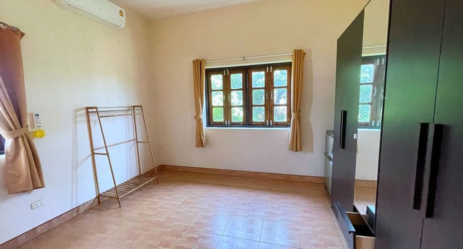 Villa zum Kauf mit 4 Zimmer in Bang Lamung, Chonburi