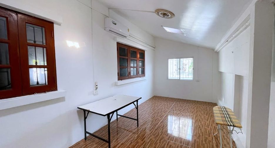 Villa zum Kauf mit 4 Zimmer in Bang Lamung, Chonburi