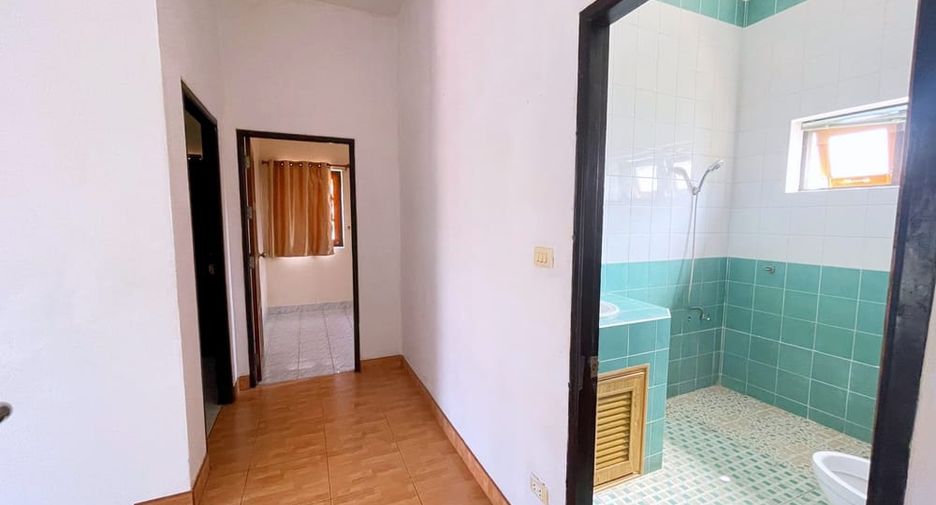 Villa zum Kauf mit 4 Zimmer in Bang Lamung, Chonburi