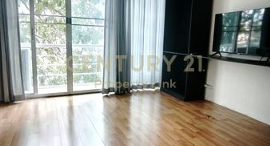 For sale 5 bedrooms retail Space in Wang Thonglang, Bangkok