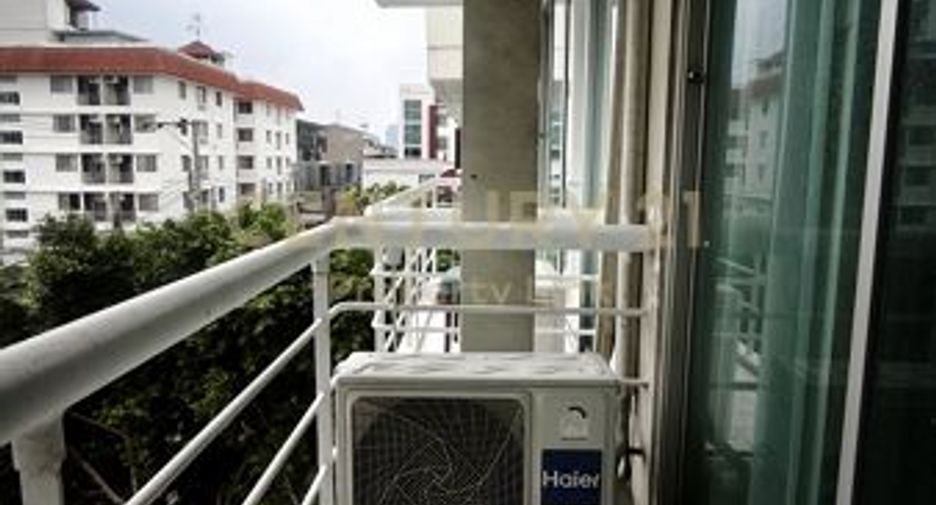 For sale 5 bedrooms retail Space in Wang Thonglang, Bangkok