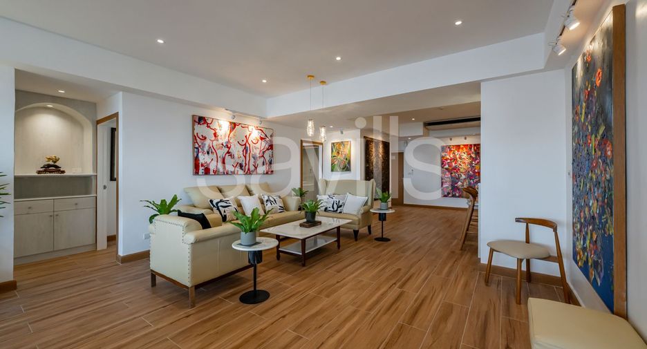 For sale 4 ベッドルーム condo in Watthana, Bangkok