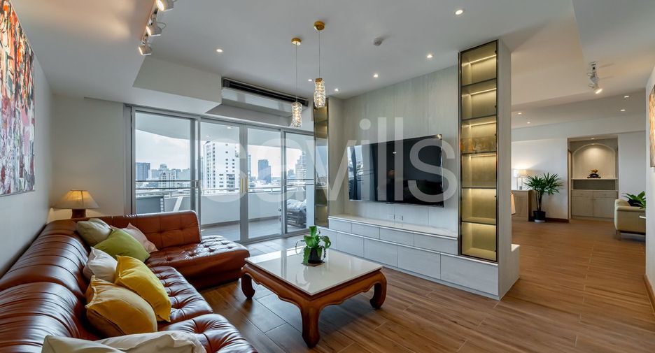 For sale 4 ベッドルーム condo in Watthana, Bangkok