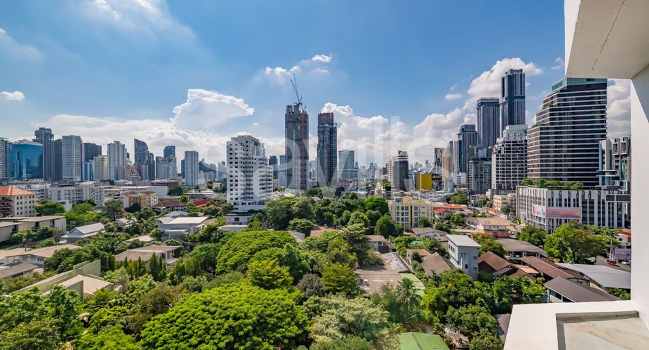 For sale 4 ベッドルーム condo in Watthana, Bangkok