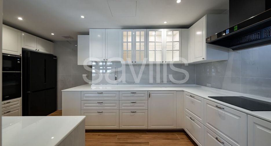 For sale 4 ベッドルーム condo in Watthana, Bangkok