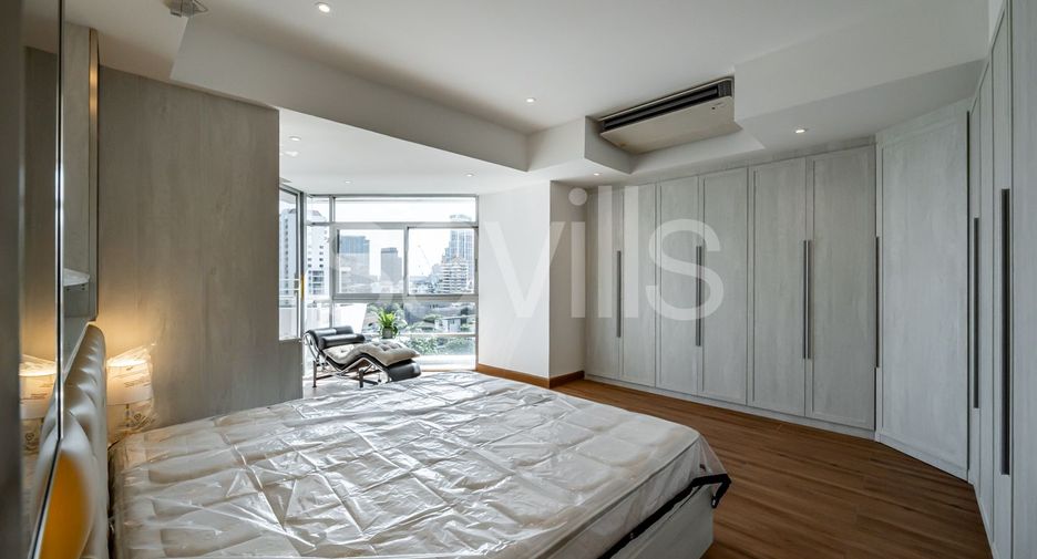 For sale 4 ベッドルーム condo in Watthana, Bangkok