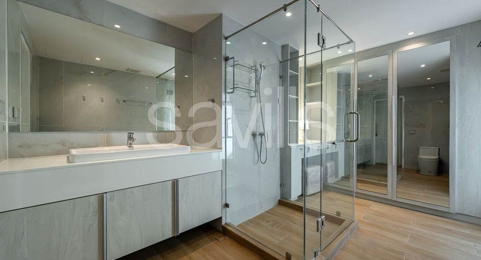 For sale 4 ベッドルーム condo in Watthana, Bangkok