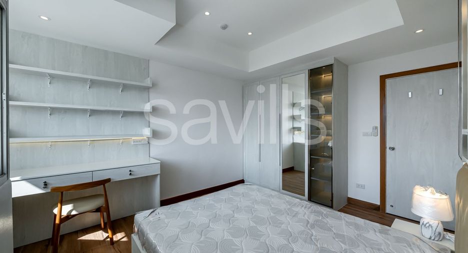 For sale 4 ベッドルーム condo in Watthana, Bangkok