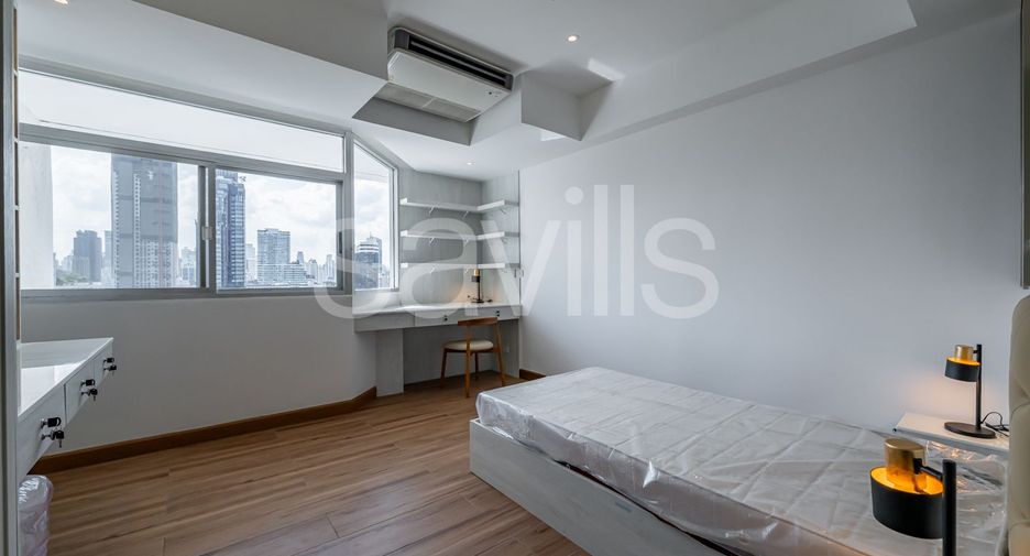 For sale 4 ベッドルーム condo in Watthana, Bangkok