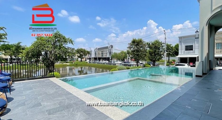 出售 2 卧室 联排别墅 在 Bang Phli, Samut Prakan