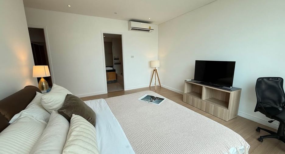 For sale 2 bedrooms condo in Khlong Toei, Bangkok
