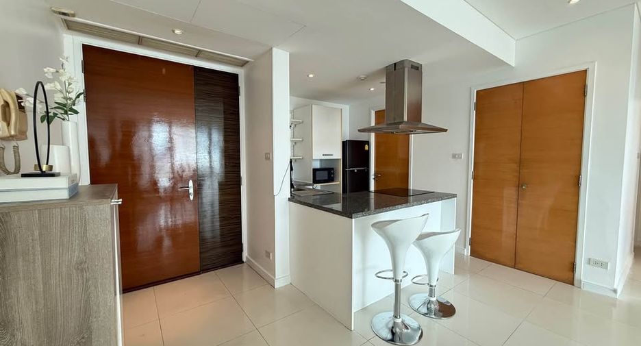For sale 2 bedrooms condo in Khlong Toei, Bangkok