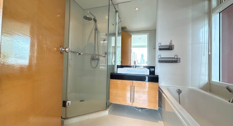 For sale 2 bedrooms condo in Khlong Toei, Bangkok
