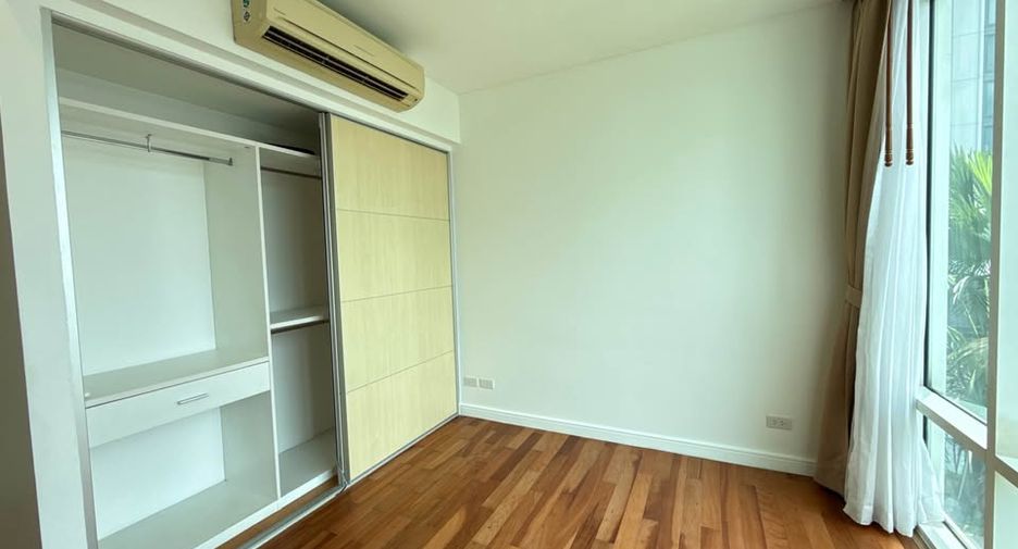 For sale 2 bedrooms condo in Khlong Toei, Bangkok