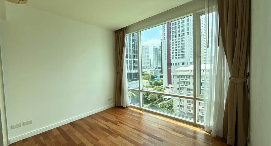 For sale 2 bedrooms condo in Khlong Toei, Bangkok