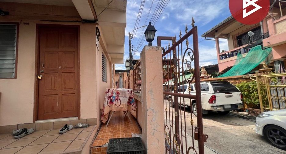 For sale 25 ベッドルーム apartment in Mueang Samut Prakan, Samut Prakan