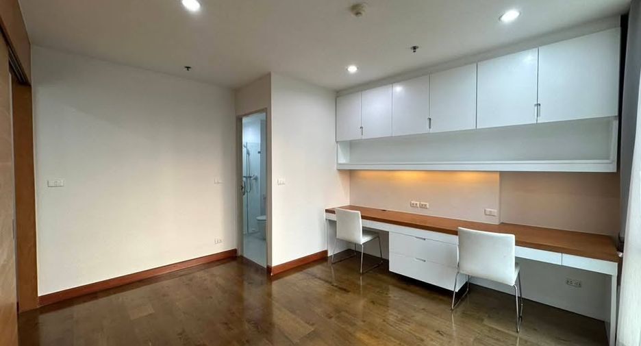 À louer 2 chambres condo à Watthana, Bangkok