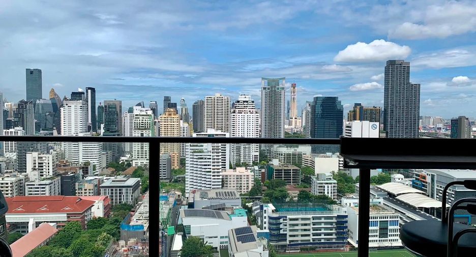 À vendre 2 chambres condo à Watthana, Bangkok