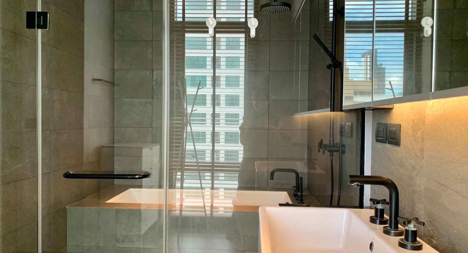 À vendre 2 chambres condo à Watthana, Bangkok