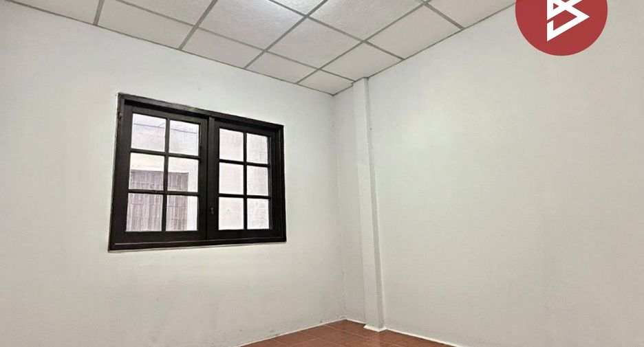Продажа 4 спальни таунхаус в Нонг Кхаем, Бангкок
