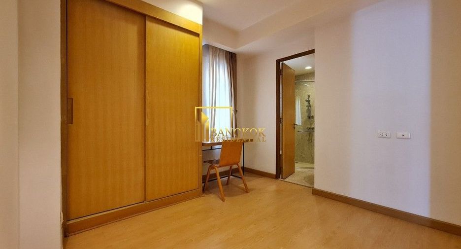 For rent 2 bedrooms apartment in Watthana, Bangkok