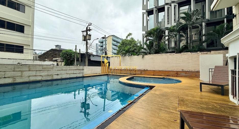 For rent 2 bedrooms apartment in Watthana, Bangkok