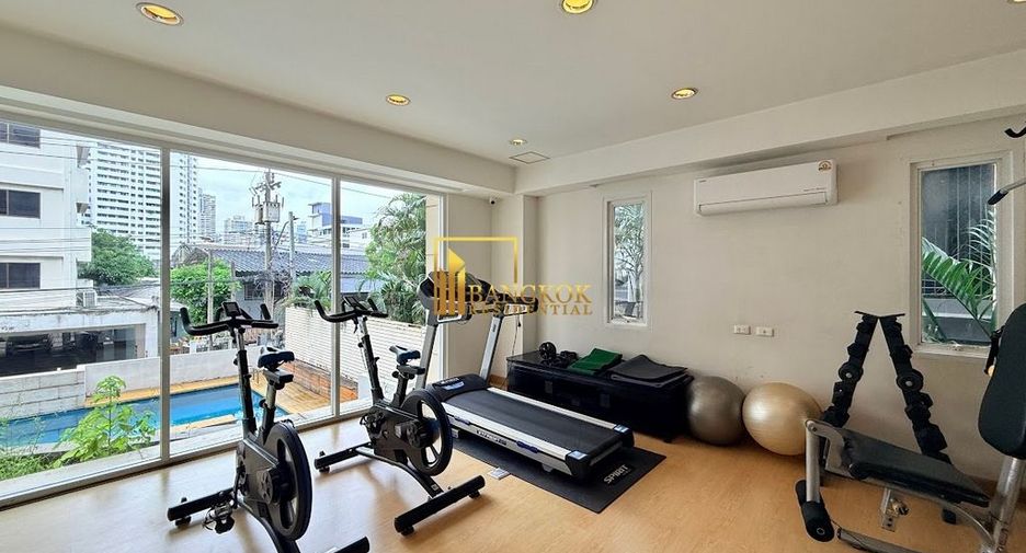For rent 2 bedrooms apartment in Watthana, Bangkok