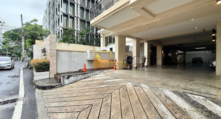 For rent 2 bedrooms apartment in Watthana, Bangkok