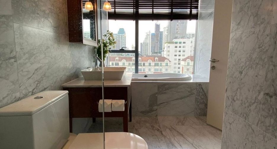 For sale 2 ベッドルーム condo in Watthana, Bangkok