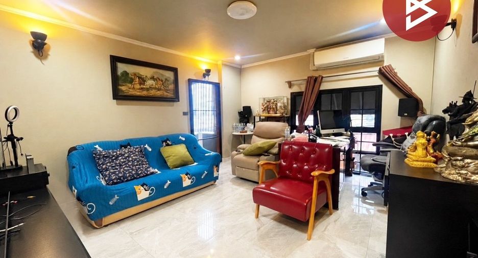 Casa adosada en venta de 5 habitaciones en Bang Na, Bangkok