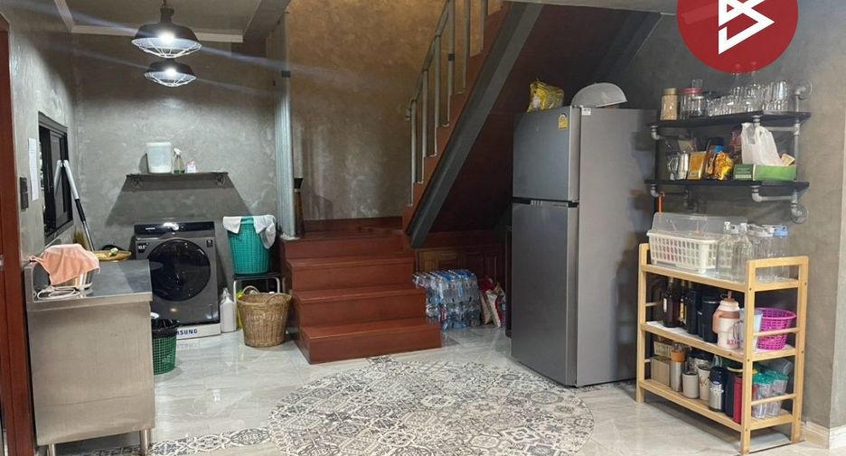 Casa adosada en venta de 5 habitaciones en Bang Na, Bangkok