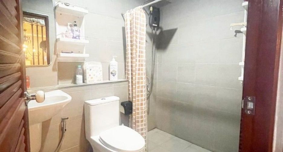 Casa adosada en venta de 5 habitaciones en Bang Na, Bangkok