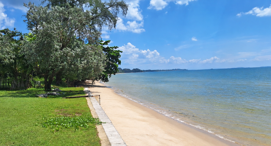 For sale 6 bedrooms house in Klaeng, Rayong